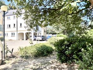 Gardens / Parking- click for photo gallery